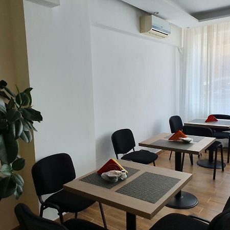 Tranzitrooms Bucureşti Ngoại thất bức ảnh